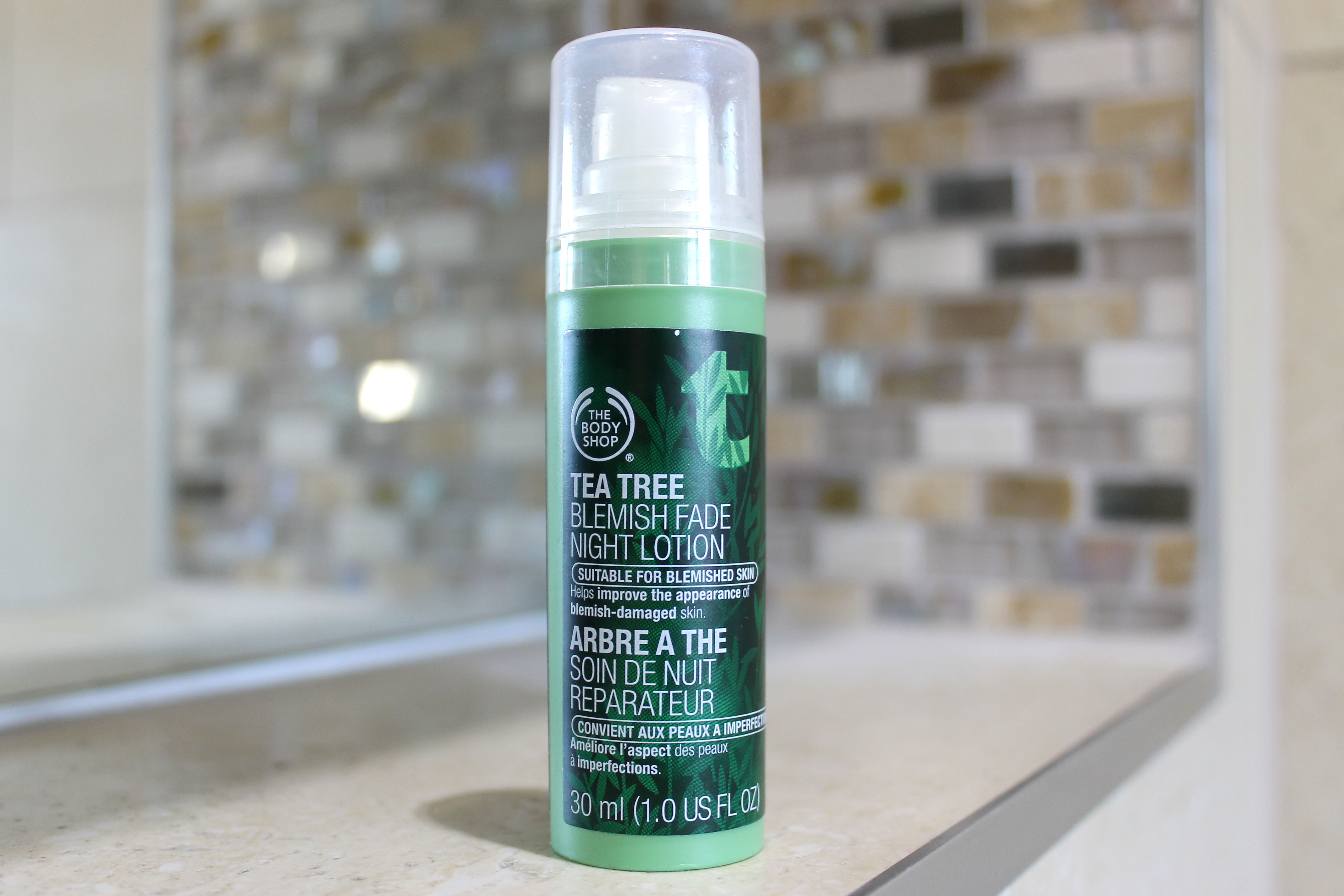 Gel antibacterian Tea Tree Night Lotion de la The Body Shop. Cum funcționează uleiul de Arbore de Ceai?